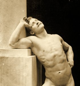 Eugen Sandow, i klassisk antik grekisk-romersk pose, c.1894