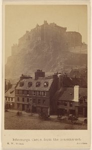Edinburgh Castle från Grassmarket av George Washington Wilson