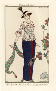 Sommaroutfit med blommig linneblus och scarfkjol. Sommartoalett, gräsmatta blus över halsdukkjol. Handfärgad pochoir (stencil) etsning efter en illustration av George Barbier från Tommaso Antonginis Journal des Dames et des Modes, Aux Burea av Georges Barbier