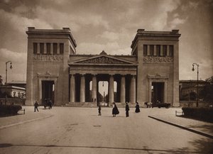 Munchen / München: Propyläen (svartvitt foto)