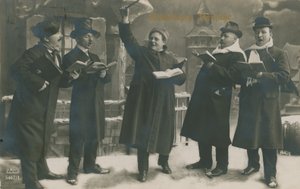 Vykort med tyskar som sjunger in det nya året, skickat den 31 december 1913 (svartvitt foto) av German Photographer