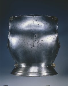 Bakplatta, c.1510-1530 (stål med svart färg, läderband) av German School