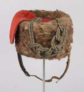 Busby, HKH Hertigen av Connaught, 3:e Zieten Hussars, tyska armén, före 1914. (busby) av German School