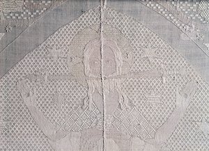 Detalj av en altarklädsel med Kristus av apokalypsen, andra hälften av 1300-talet (linne) av German School