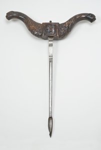 Hanterad skruv, c.1600 (päronträ & stål) (se även 701075-6)