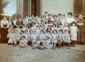 Barn till reservisterna på förskolan "Italia Nuova", 1915-09-20 (s/v foto) av Giacomo Brogi