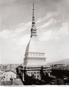 Utsikt över den Antonellianska mullvaden i Turin, c.1890 av Giacomo Brogi