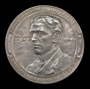 Royal Geographical Society Medal: Shackletons Antarktisexpedition 1907-1909 (silver) av Gilbert Bayes