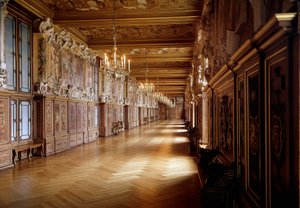 Renässansarkitektur: utsikt över Francois I:s galleri vid slottet Fontainebleau gjord av Rosso Fiorentino (1495-1540) i samarbete med Primaticcio (1504-1570) från 1523. Seine och Marne