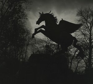 Pegasusstatyn i Mirabell Gardens av Godfrey Macdominic