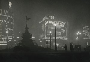 Piccadilly Circus 1950-tal av Godfrey Macdominic