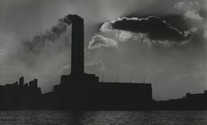 Kraftverk vid Themsen, London 1950-tal av Godfrey Macdominic