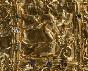 Detalj av en folie med präglad dekor från Delphi (guld) av Greek