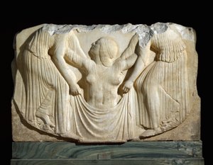 Grekisk konst: "" Venus födelse kommer ut ur vågorna som stöds av timmarna"" Relief av tronen Ludovisi, från Locri. 460-450 f.Kr. - Museo Nazionale Romano (Palazzo Altemps) - Magna Graecia (Stor Grekland): Ludovisi-tronen; Afrodites födelse - Marb av Greek