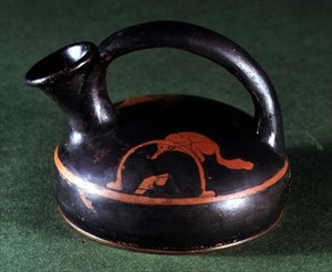 Attisk rödfigurig askos dekorerad med en räv i en fälla (keramik) av Greek