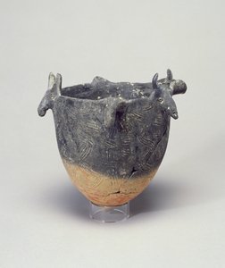 Tulpan-skål, med tjurhuvuden, Cypern, 2400-2200 f.Kr. (lera) av Greek School
