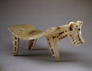 Ceremoniell slipsten med jaguarhuvud, nordvästra Costa Rica, sen period IV - tidig period V, 300-700 (vulkanisk sten)
