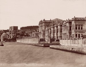 Dolmabahçe-palatset och tyska ambassaden