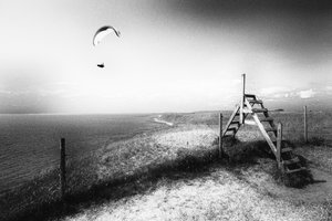 Utsikt från en paraglider vid kusten