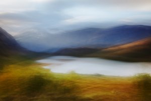 Misty Mountain Lake av Gustav Davidsson