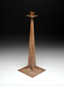 Ljusstake, ca 1907 (koppar) av Gustav Stickley