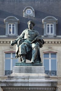 Staty av Alexandre Dumas (1802-1870), fransk författare, författare till de tre musketörerna och greve av Monte Cristo (Monte Cristo), bronsskulptur av Gustave Dore (1832-1883). Fotografi, KIM Youngtae, Paris. av Gustave Dore