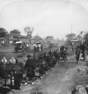 Kinesisk begravningståg, bärande mat för den avlidna anden, Peking Peking, Kina, 1901