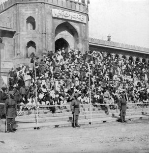 Åskådare vid Jumma Masjid, Bangalore, Indien, 1900-talet.