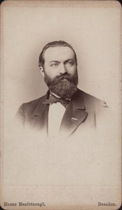 Porträtt av cellisten och kompositören Friedrich Grützmacher 1832-1903, ca 1865. av Hanns Hanfstaengl