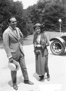 Douglas Fairbanks och Mary Pickford, ca 1915 (s/v foto)