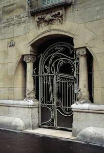 Art Nouveau-arkitektur: utsikt över entrédörren till Castel Beranger som ligger på 14, rue de la Fontaine i det 16:e arrondissementet i Paris. Designad av arkitekten Hector Guimard (1867-1942) DR