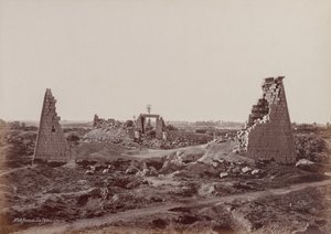 Karnak, Pylonerna från Horus