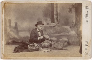 "Dominic Parsons på jakt efter fossiler",ca. 1896 (foto) av Henry F. Post
