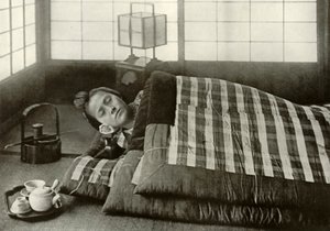 Sängtid i Japan, 1910. av Herbert Ponting