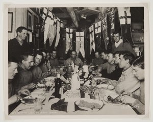 Kapten Scotts sista födelsedagsmiddag, under Terra Nova-expeditionen (1910-13) till Sydpolen (bromidtryck) av Herbert Ponting