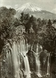 Fuji och Shira-Ito-vattenfallet, 1910. av Herbert Ponting