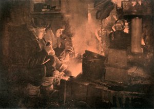 Oates och Meares vid späckkaminen i stallet, 1911, 1913 av Herbert Ponting