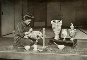 Målning av keramik för export, 1910. av Herbert Ponting