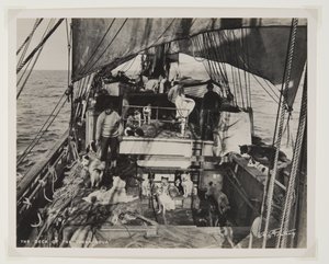The Deck of the Terra Nova (bromidtryck) av Herbert Ponting