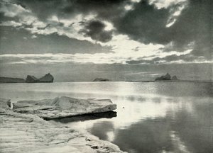 The Falling of the Long Polar Night, c19101913, 1913. av Herbert Ponting