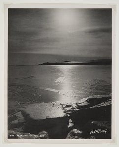 The Freezing of the Sea (bromidtryck) av Herbert Ponting