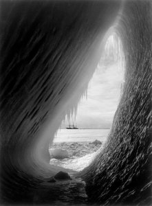 Terra Nova i McMurdo Sound, Antarktis, 1911 av Herbert Ponting
