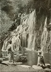 Vattenfallet av fallande juveler vid Yumoto, 1910. av Herbert Ponting