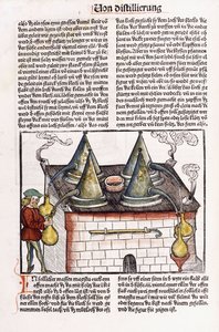 Illustration av ett destilleri från sent 1400-tal för att utvinna eteriska oljor från växter, 1500