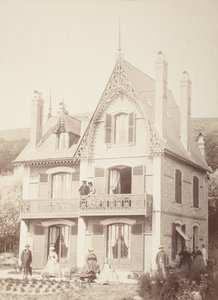 Utan titel (Familjeporträtt - människor med hus) av Hippolyte Bayard