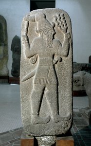 Hettitisk civilisation: stele i basalt av Tempetens gud. Empire neo hitite. 9:e århundradet f.Kr. från Babylon. Dämpa. 141 cm arkeologiska museet i Istanbul