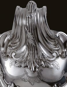 Detalj av en Louis XV-terrin, lock och foder av Honore de Balzac