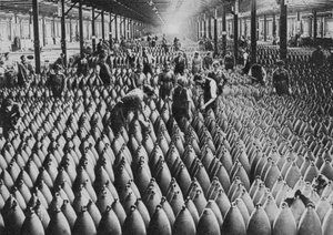 En ammunitionsfabrik, första världskriget, 1917 1938