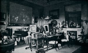Drottningens privata vardagsrum i Osborne, c1899, 1901 av Hughes and Mullins