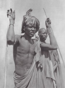 Afrika: Shilluks (svartvitt foto) av Hugo Adolf Bernatzik